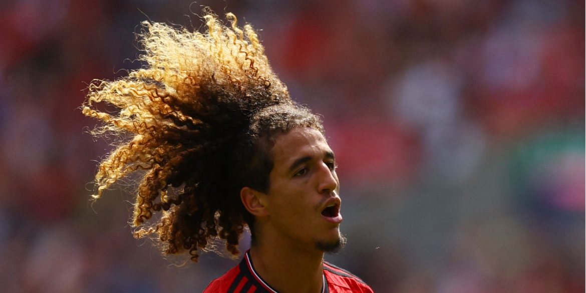 Fabrizio Romano: Everton want to "hijack" transfer for Man Utd midfielder