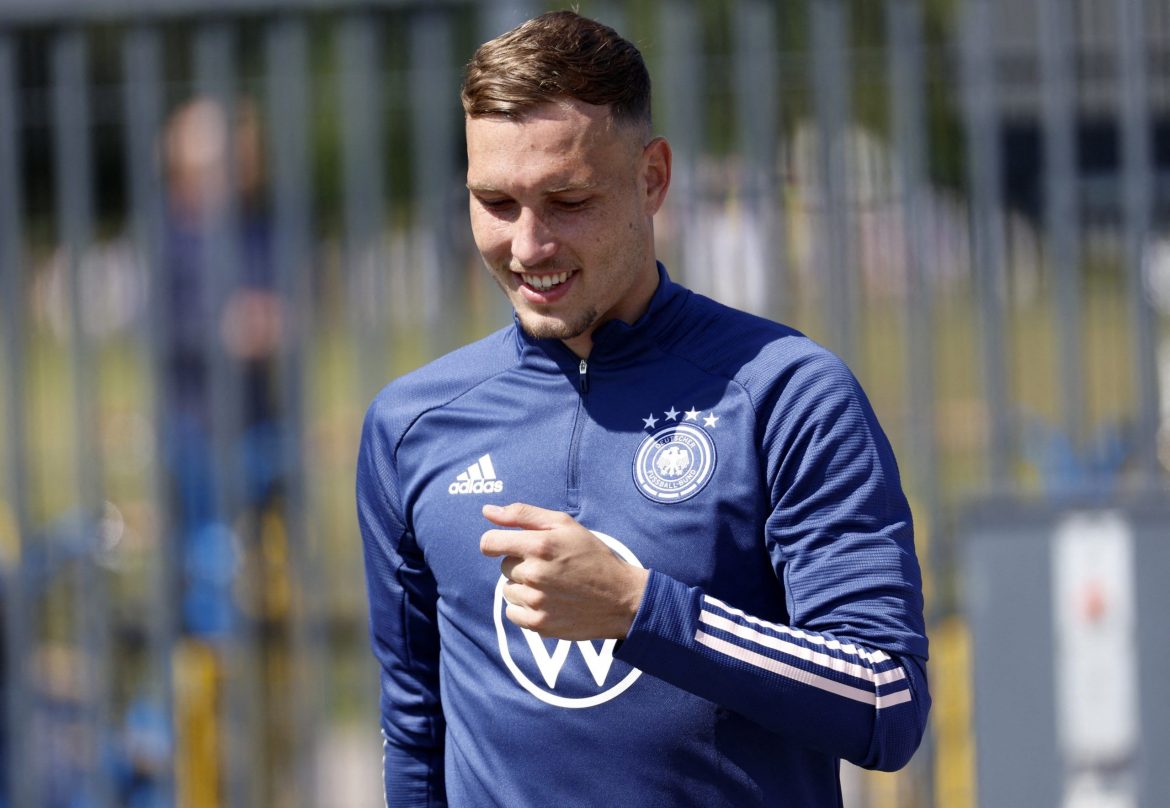 Manchester City plot bid for David Raum