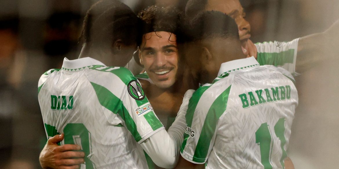 Chelsea submit £30m bid for "extraordinary" maestro who's keen on PL move